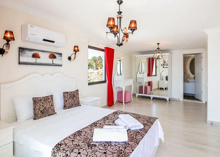 Paris - Hill * Kalkan