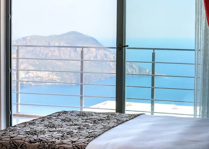 Paris - Hill * Kalkan