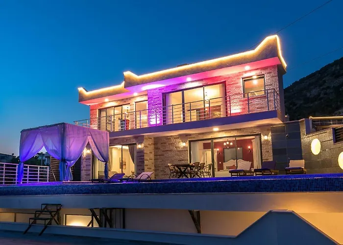 Paris - Hill Villa Kalkan